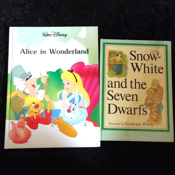 Walt Disney's Alice in wonderland and Snow White and the seven dwarfs hard books - Picture 1 of 11